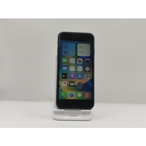 Iphone 8 (enyhén karcos érintő) 64 GB