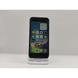Iphone 8 (enyhén karcos érintő) 64 GB